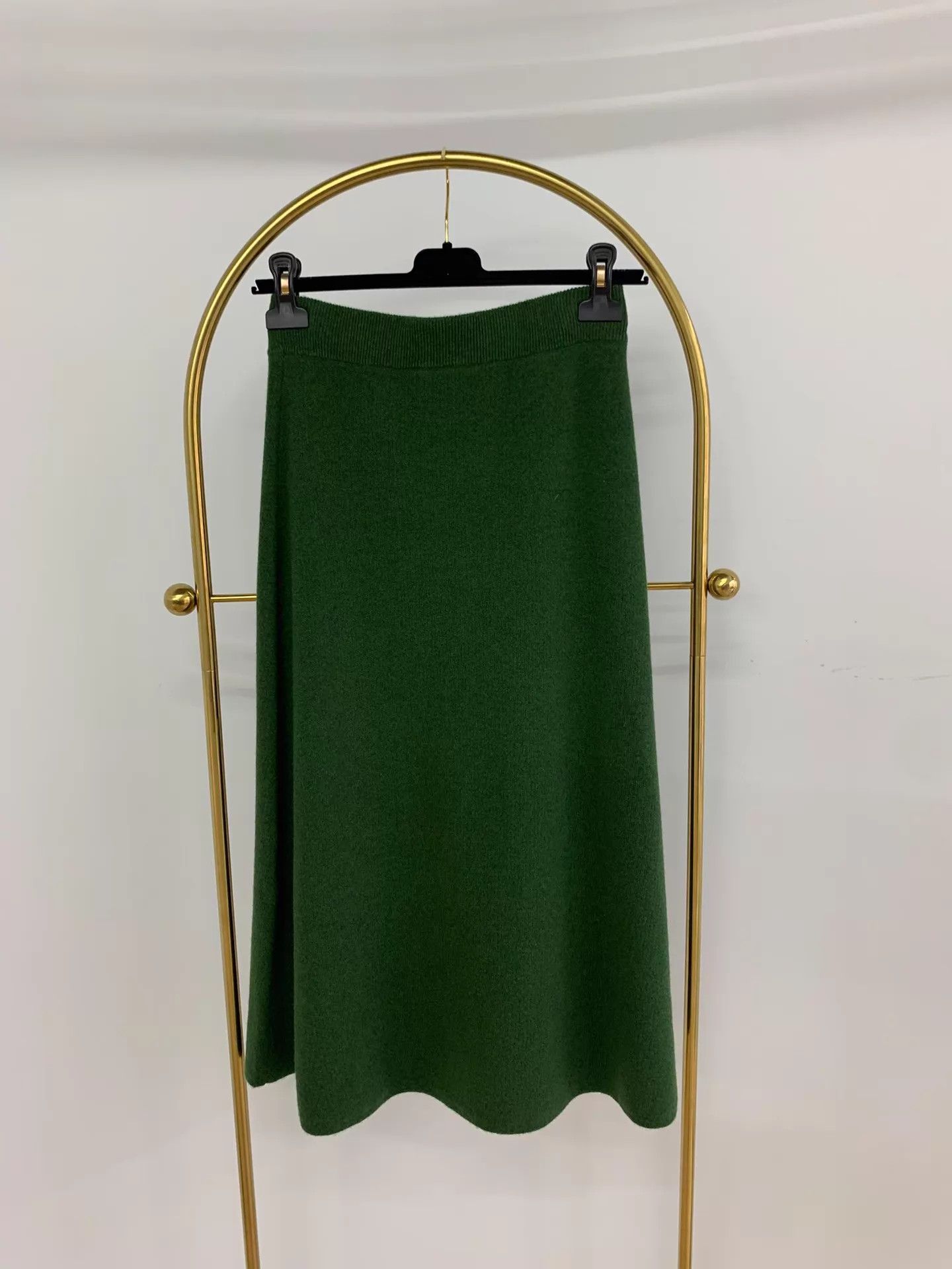 Yves Salomon YVES SALOMON green wool skirt M near new unworn Size 27" / US 4 / IT 40 - 3 Thumbnail