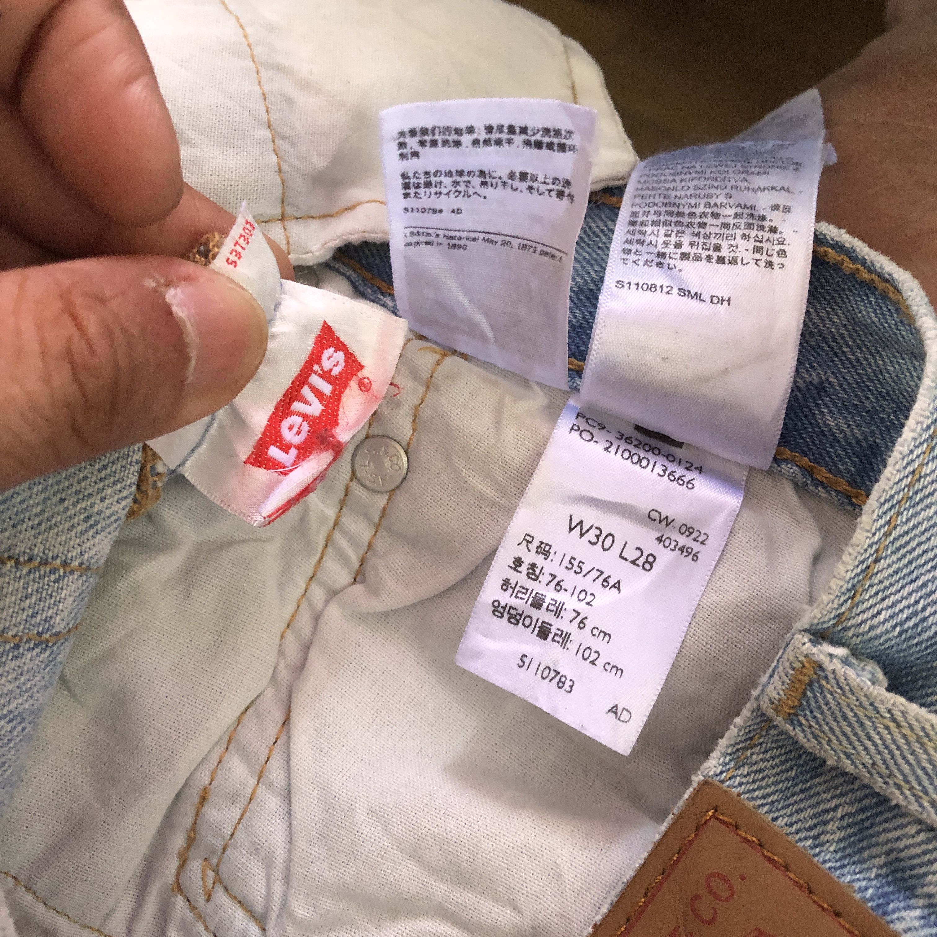 Levi's Vintage Levis 501 Light Wash Jeans Levi's Sun Faded Denim Size US 32 / EU 48 - 10 Thumbnail
