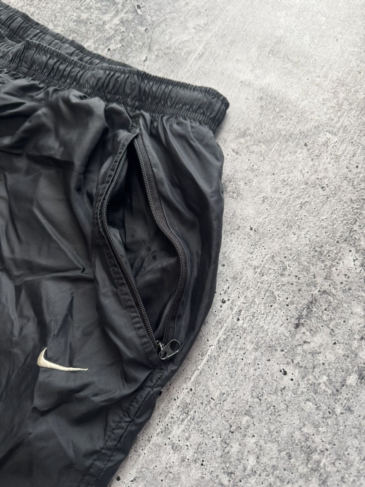 Nike Nike Vintage Nylon Trackpants Joggers Y2K Drill pants Size L Size US 34 / EU 50 - 4 Thumbnail