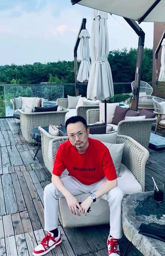 Balenciaga Balenciaga Solid color logo with short sleeves on both sid Size US S / EU 44-46 / 1 - 6 Thumbnail