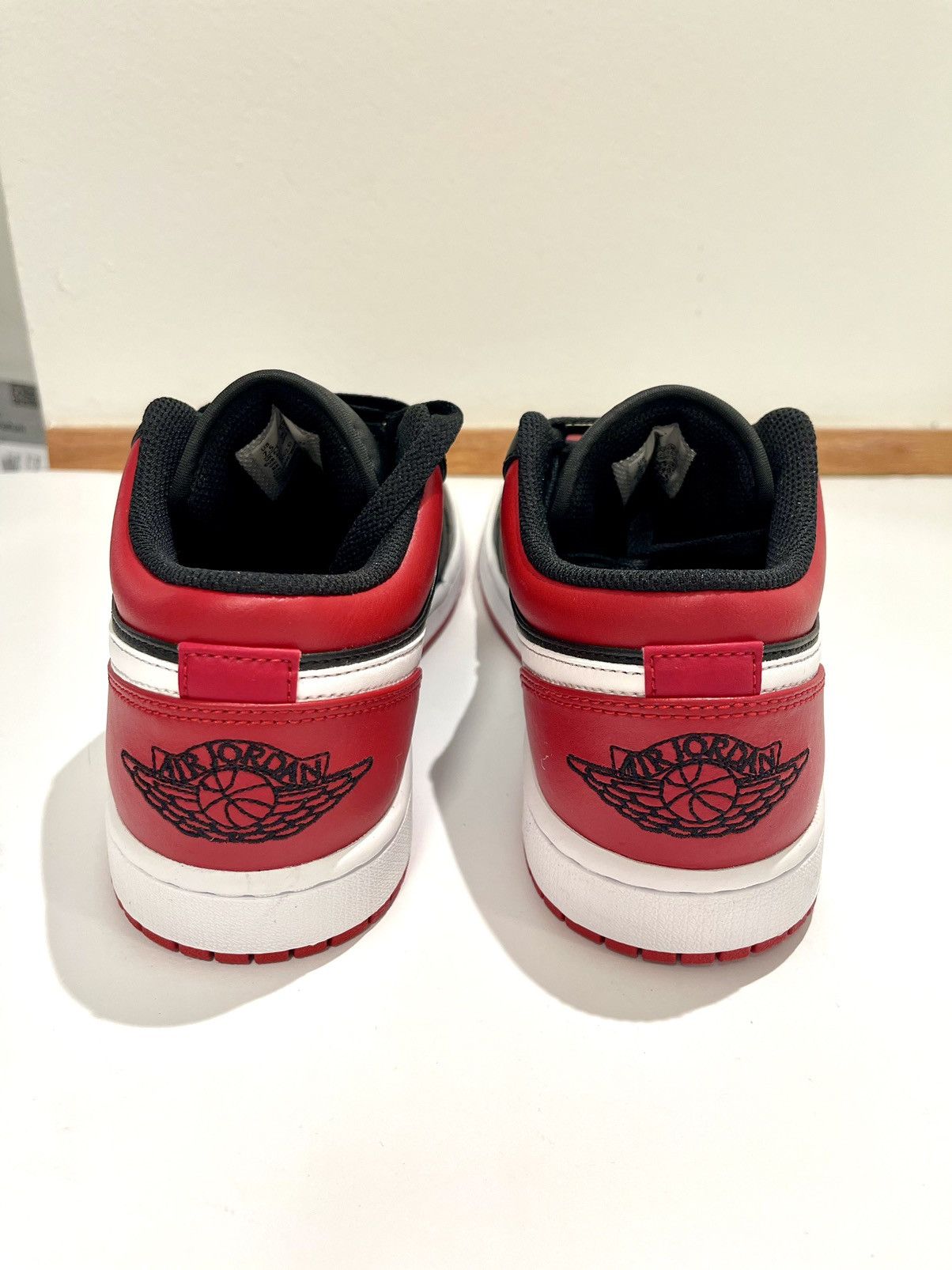 Jordan Brand JORDAN 1 LOW ALTERNATE BRED TOE Size US 7.5 / EU 40-41 - 6 Thumbnail