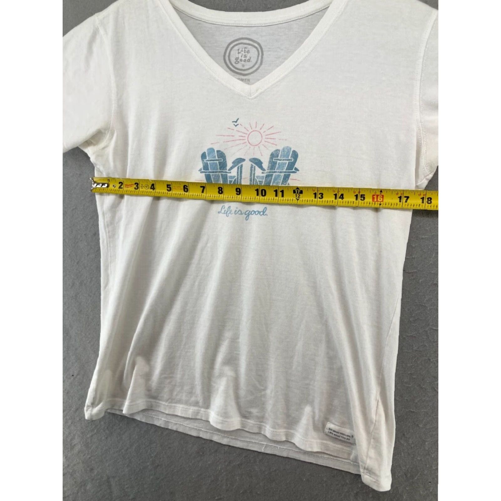 Life is Good VINTAGE Life is Good Women's T-Shirt M Beach Sunset V-Neck Short Sleeve White Casual Style Size M / US 6-8 / IT 42-44 - 2 Thumbnail