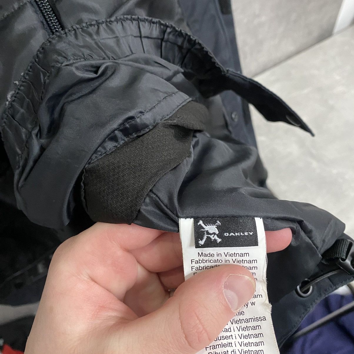 Oakley Vintage Oakley Jacket Black Gorpcore Y2K Size US L / EU 52-54 / 3 - 17 Thumbnail