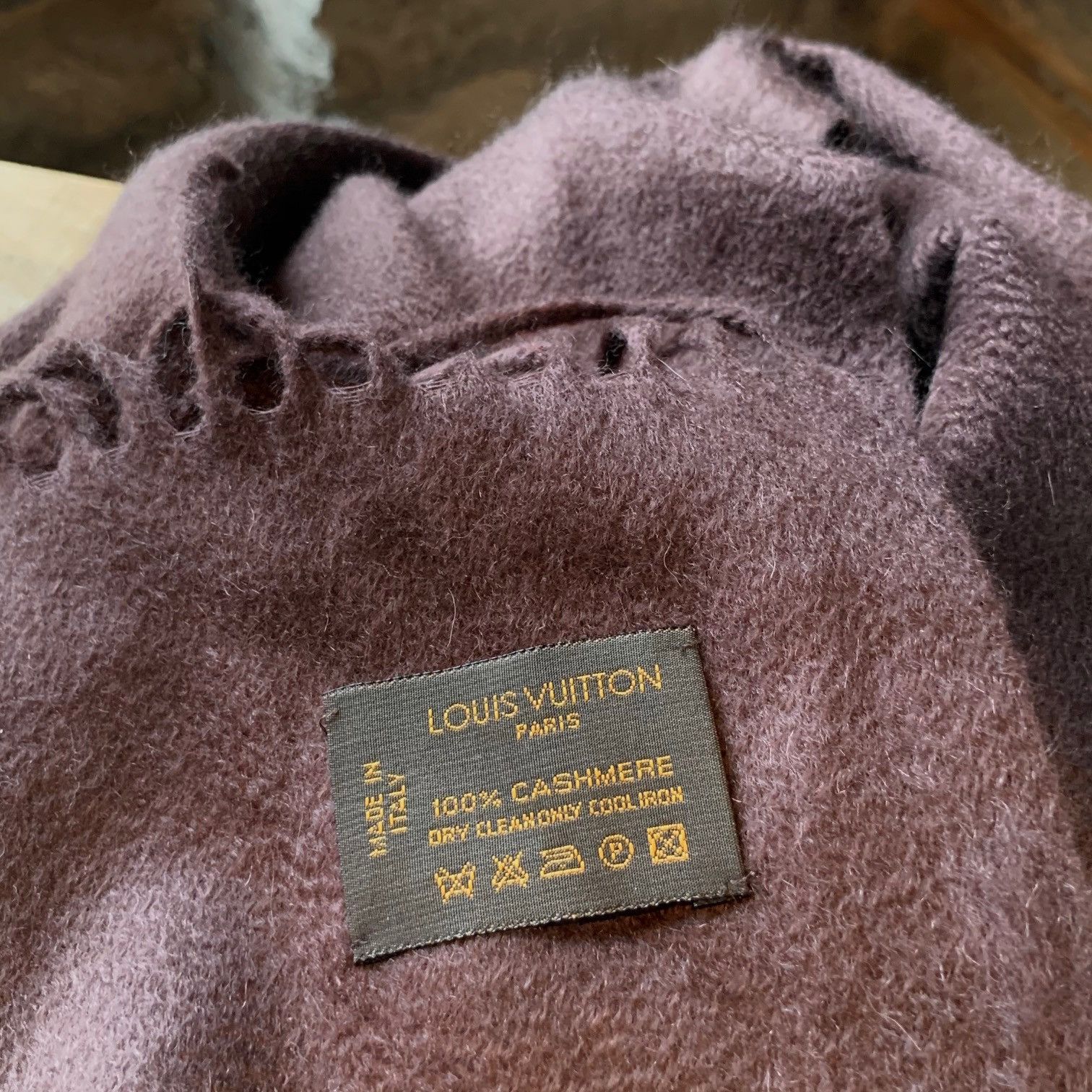 Louis Vuitton Louis Vuitton Brown Cashmere Logo Fringed Scarf Size ONE SIZE - 8 Thumbnail