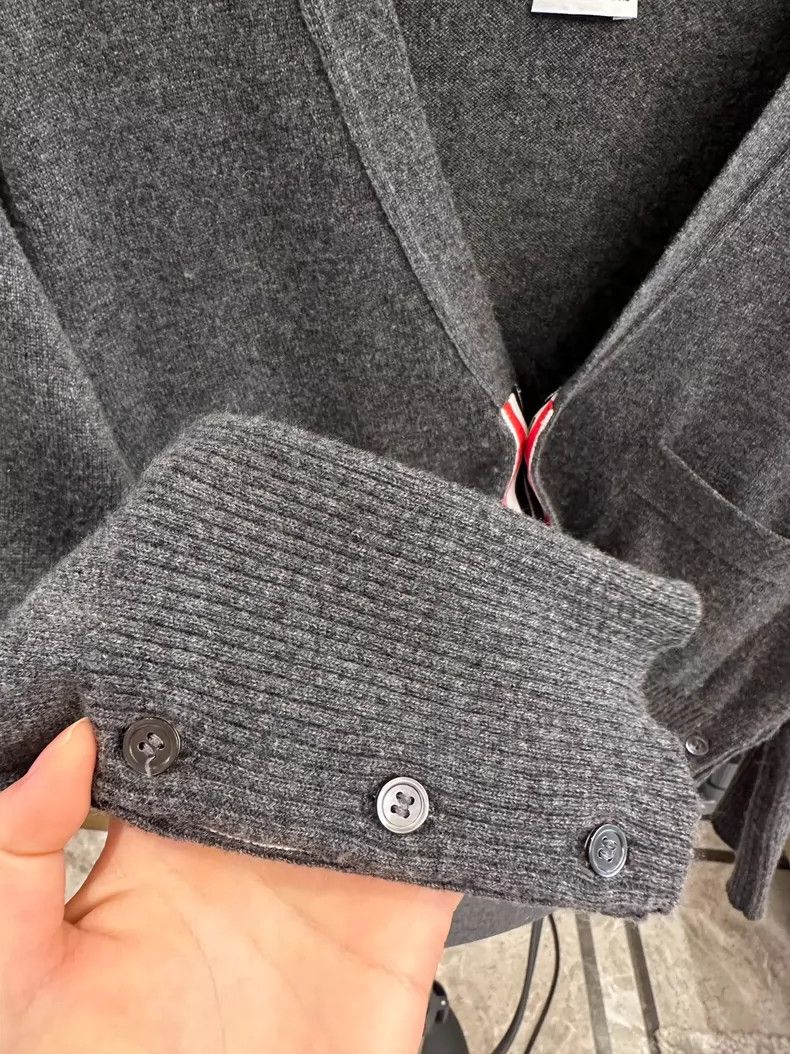 Thom Browne Thom Browne Classic cashmere cardigan Size US S / EU 44-46 / 1 - 7 Thumbnail