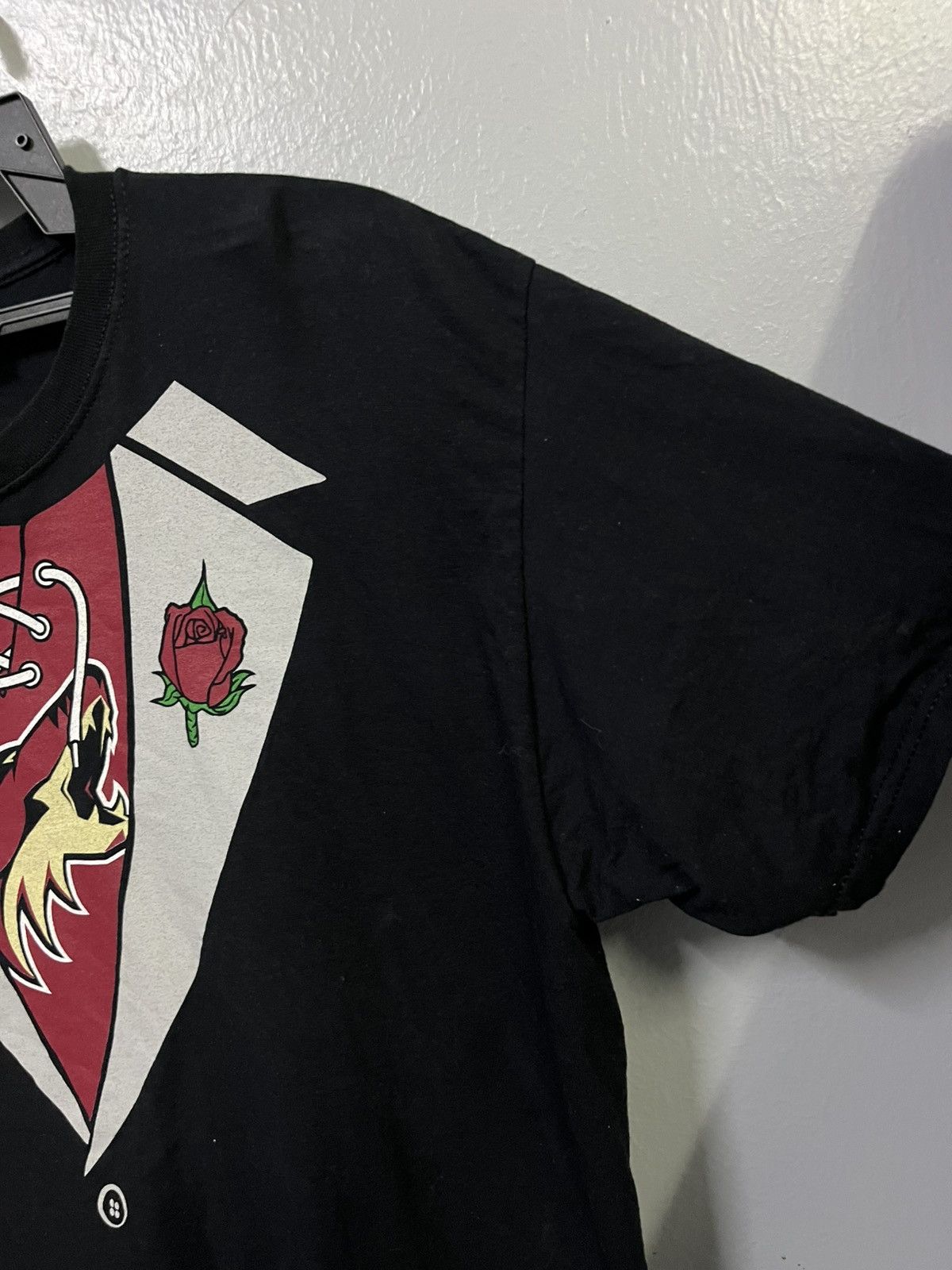 Fruit Of The Loom vintage arizona coyotes NHL tuxedo Size US XL / EU 56 / 4 - 5 Thumbnail