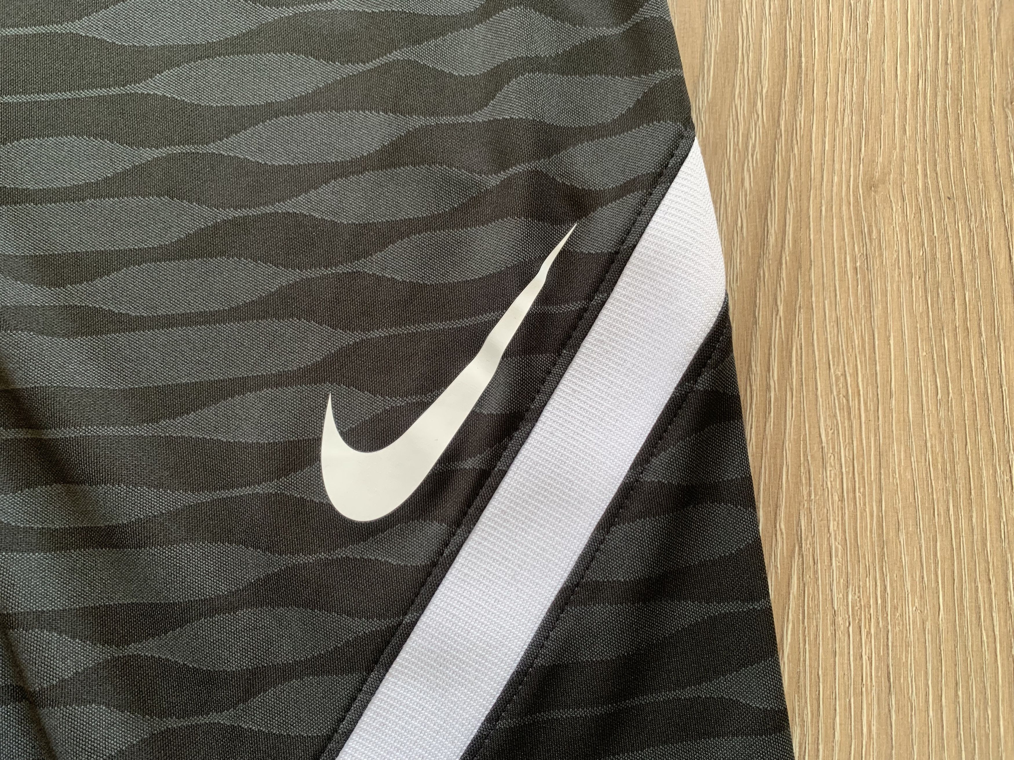 Nike Nike Dry Strike Knit Black Training Short Size US 32 / EU 48 - 6 Thumbnail