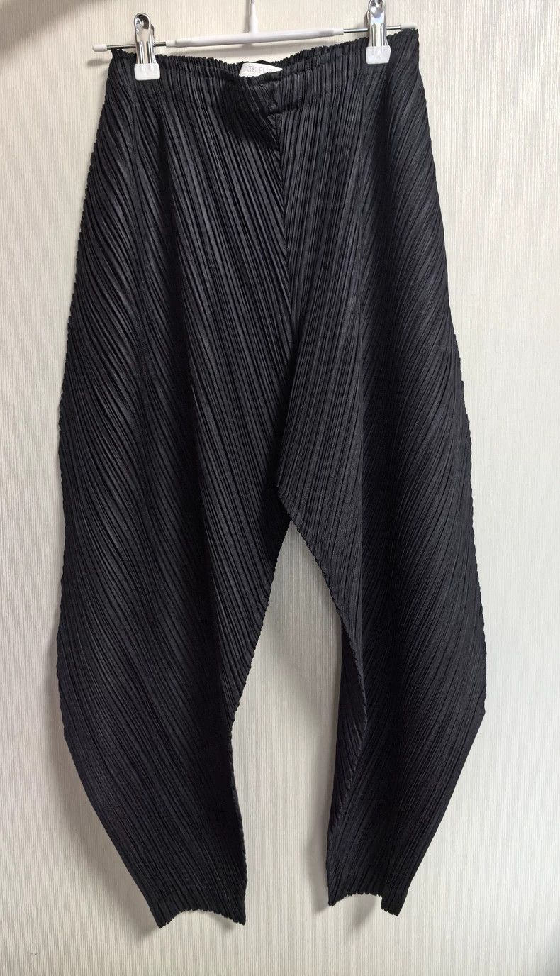 Issey Miyake Issey Miyake size:3 Black irregular-shaped pants Size 42" / US 20 - 1 Thumbnail