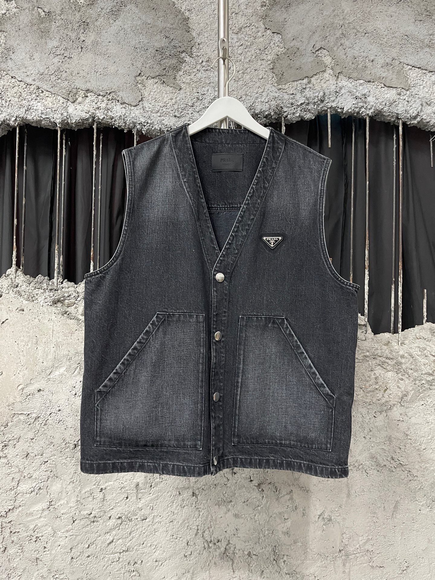 Prada Prada Triangle Logo Denim Vest Size US L / EU 52-54 / 3 - 1 Thumbnail