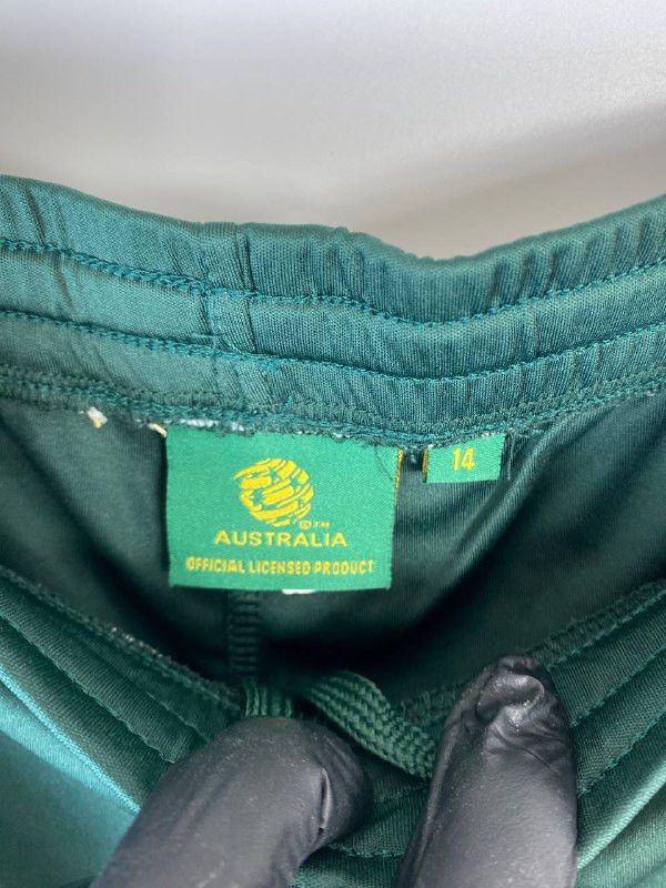 Vintage NEW FFA PREMIUM AUSTRALIA FOOTBALL SHORTS Size US 30 / EU 46 - 4 Thumbnail