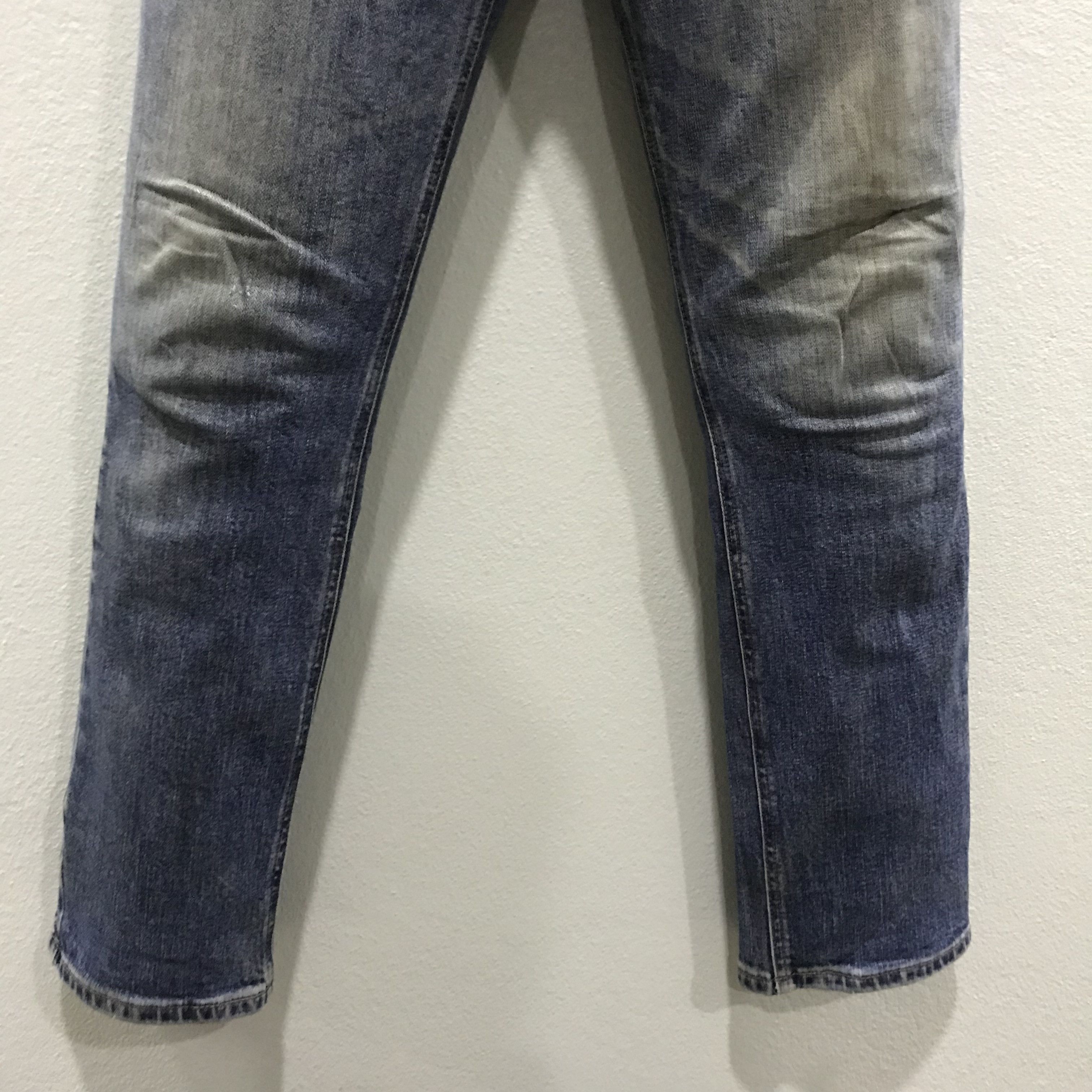 Wrangler Vintage Wrangler 2000s Fade Distressed Look Straight Leg Size US 29 - 4 Thumbnail