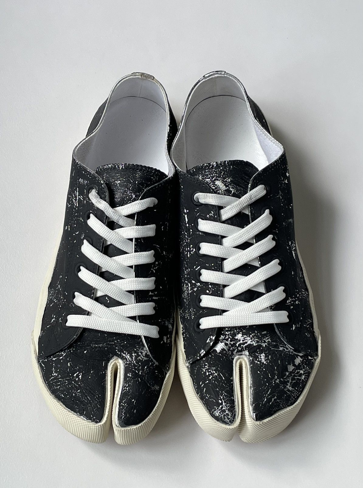 Maison Margiela Painted Leather Tabi Sneakers Size US 10 / EU 43 - 1 Thumbnail