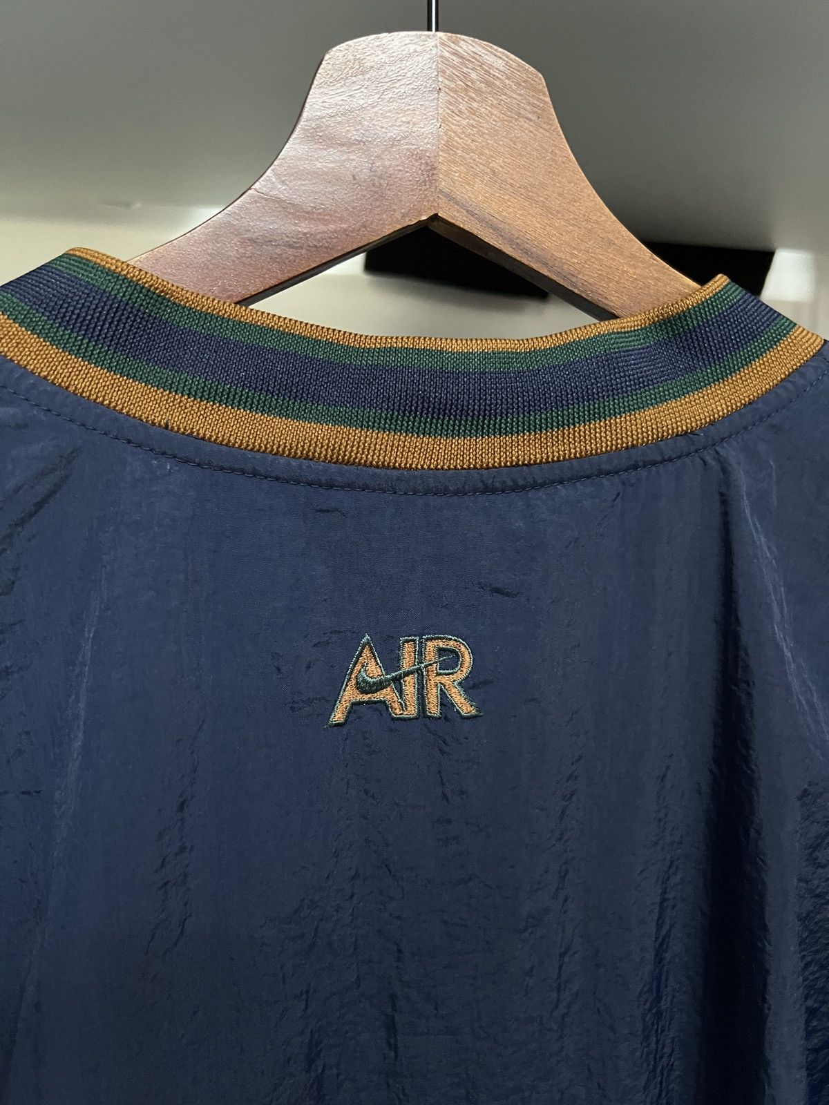 Nike Vintage 90s Nike Big Logo Swoosh Nylon Pullover Size US XL / EU 56 / 4 - 11 Thumbnail