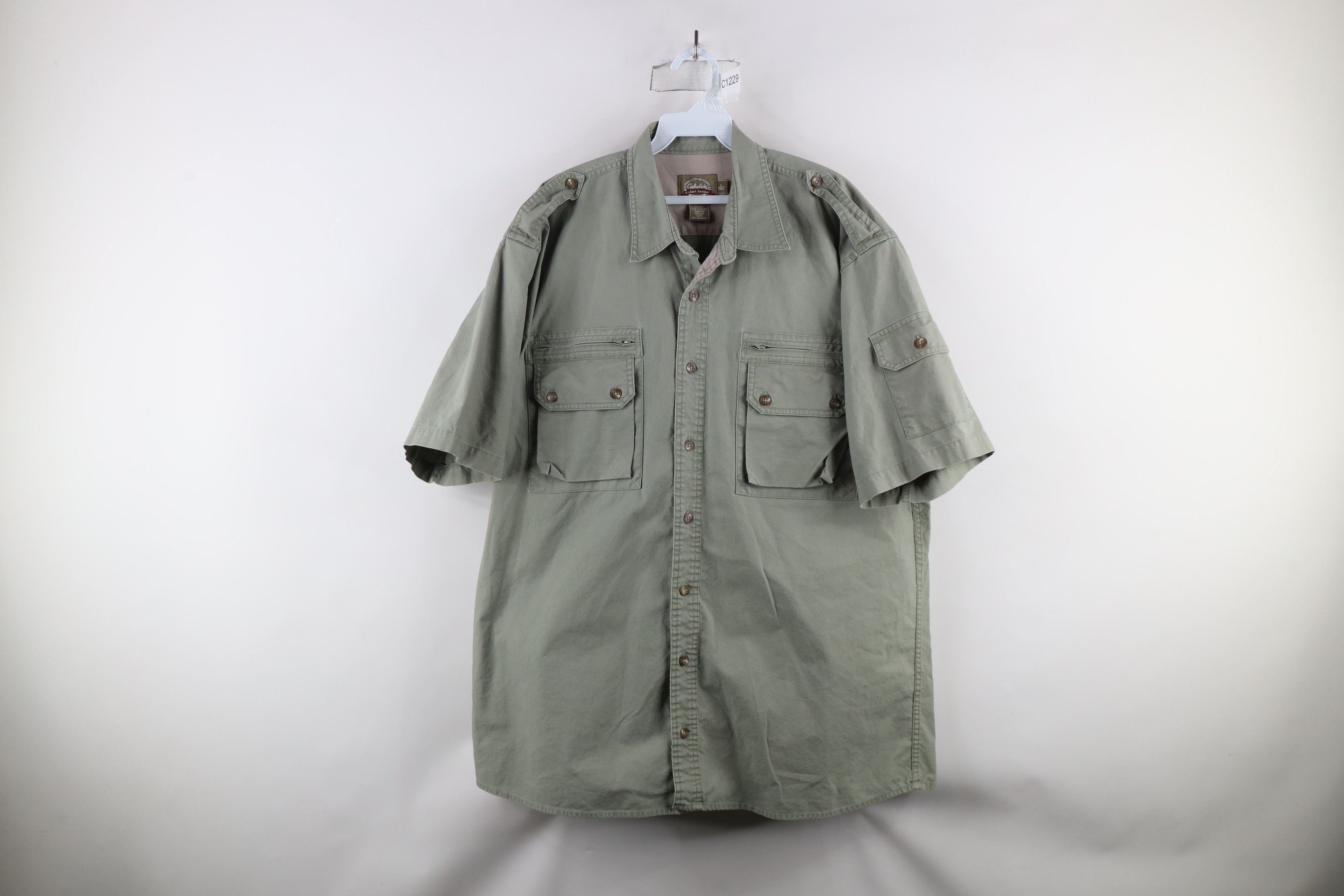 Cabelas × Vintage Vintage Cabelas Short Sleeve Safari Bush Button Shirt Green Size US L / EU 52-54 / 3 - 1 Thumbnail