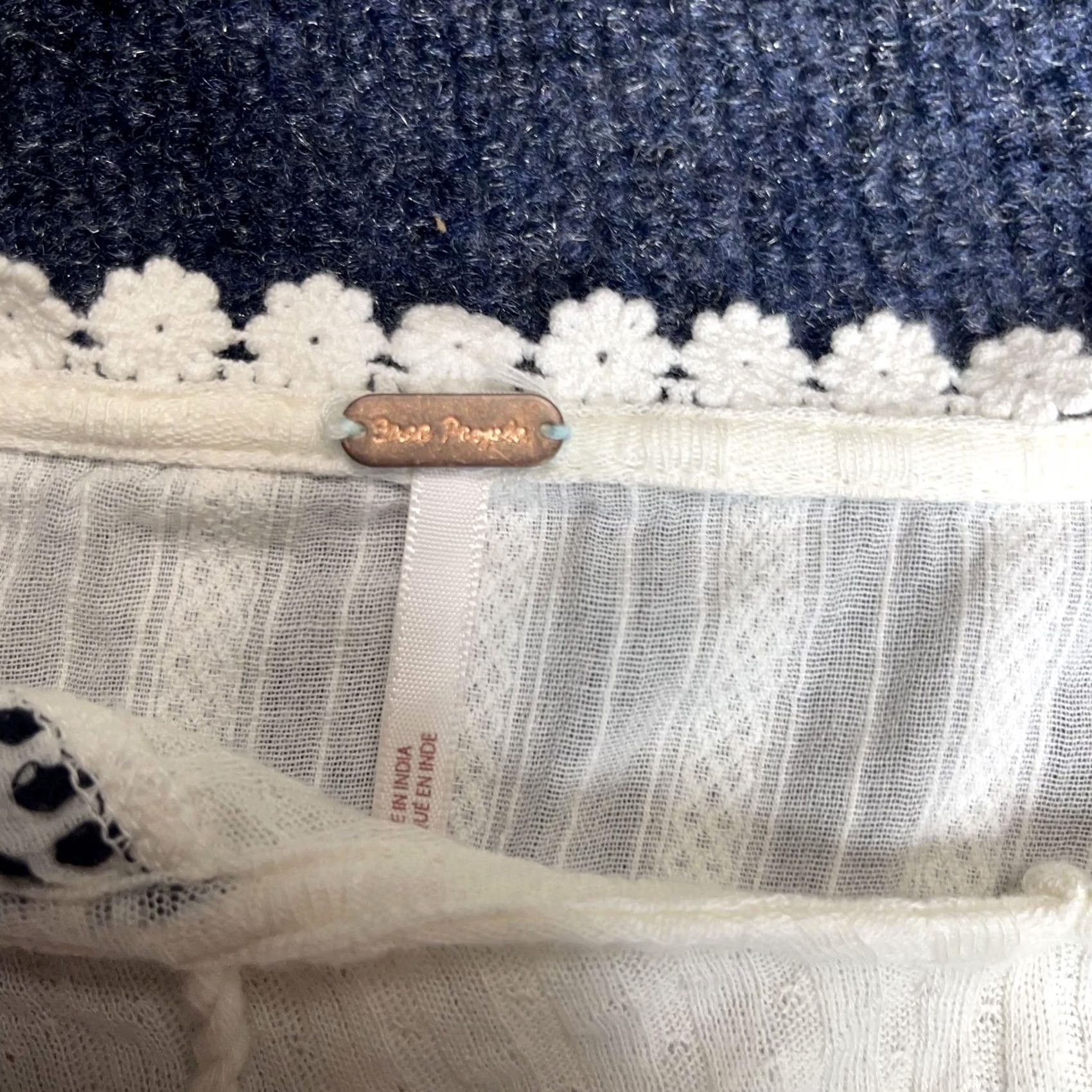 Free People Free People Shirt Womens Small White Embroidered Boho Peasant Tassel Top Size M / US 6-8 / IT 42-44 - 3 Thumbnail