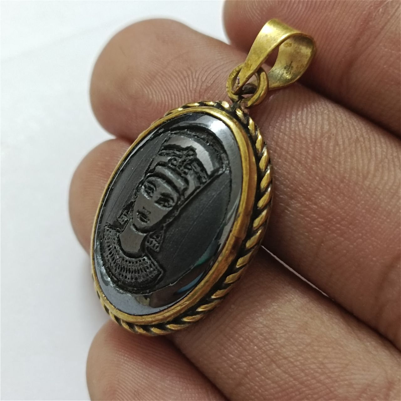 Handmade Vintage copper pendant hematite stone Egyptian Queen design Size ONE SIZE - 4 Thumbnail