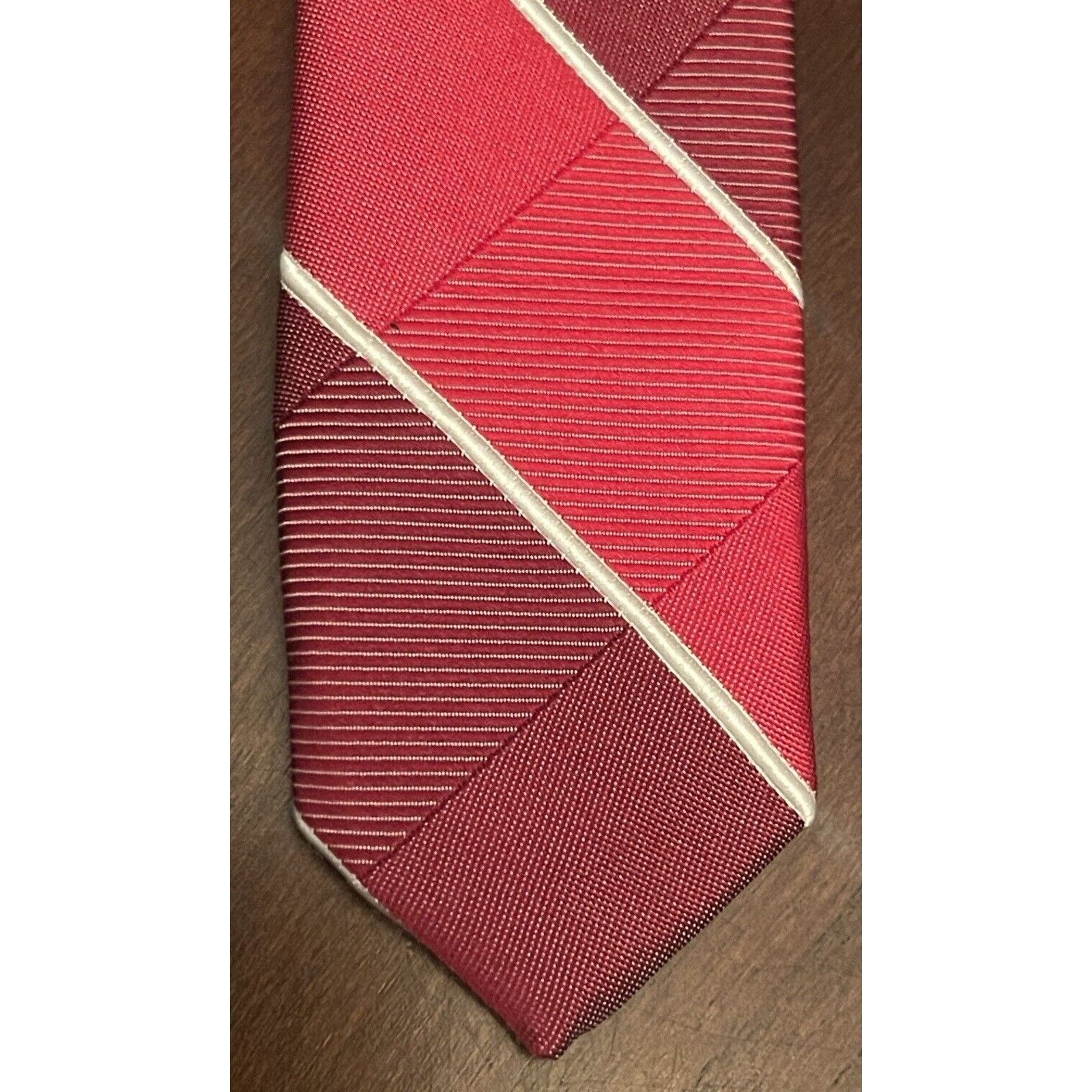 Arrow Arrow Red 100% Silk Men’s Neck Tie Made In China Size ONE SIZE - 6 Thumbnail