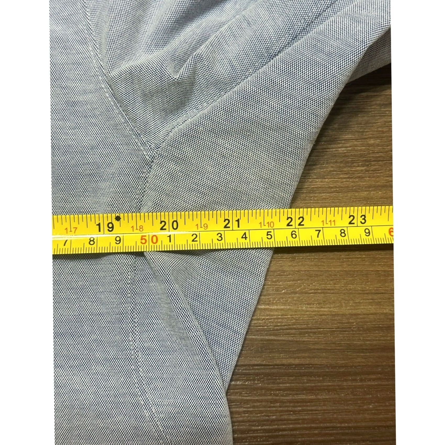Lululemon Lululemon Commission Button-Up Light Blue Performance Stretch Office Shirt Sz L Men Button-Up Sleeve Missing (Stitchable) Collared Long Sleeve Black? Size US L / EU 52-54 / 3 - 6 Thumbnail