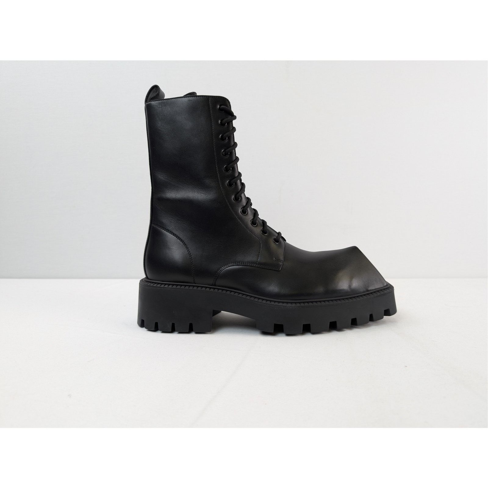 Balenciaga o1rshd1 Rhino Boots Lace-Up in Black Size US 11 / EU 44 - 4 Thumbnail