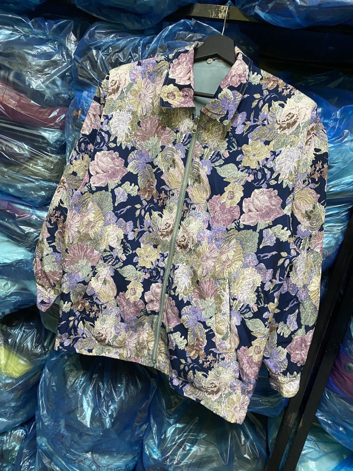 Vintage Vintage 90s Best Collection Japan Floral Tapestry Zip Jacket Size US M / EU 48-50 / 2 - 3 Thumbnail
