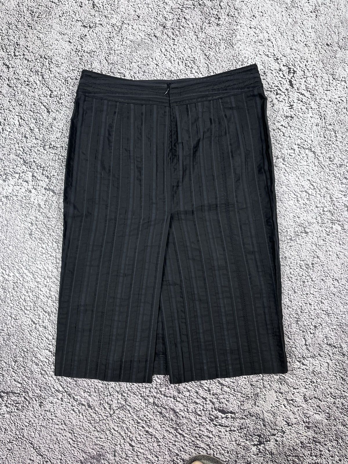 Emporio Armani Emporio Armani Pinstripe Black Suit Blazer & Pencil Skirt Size 28" / US 6 / IT 42 - 11 Thumbnail