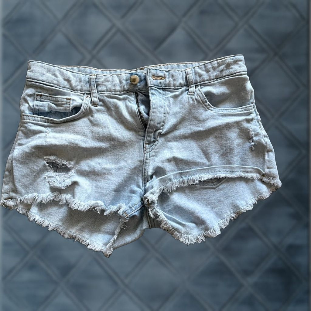 H&M VINTAGE H&M High Waisted Blue Denim Shorts Women Regular Size 8 In Great Condition Blue 8in Inseam Size 30" / US 8 / IT 44 - 1 Thumbnail