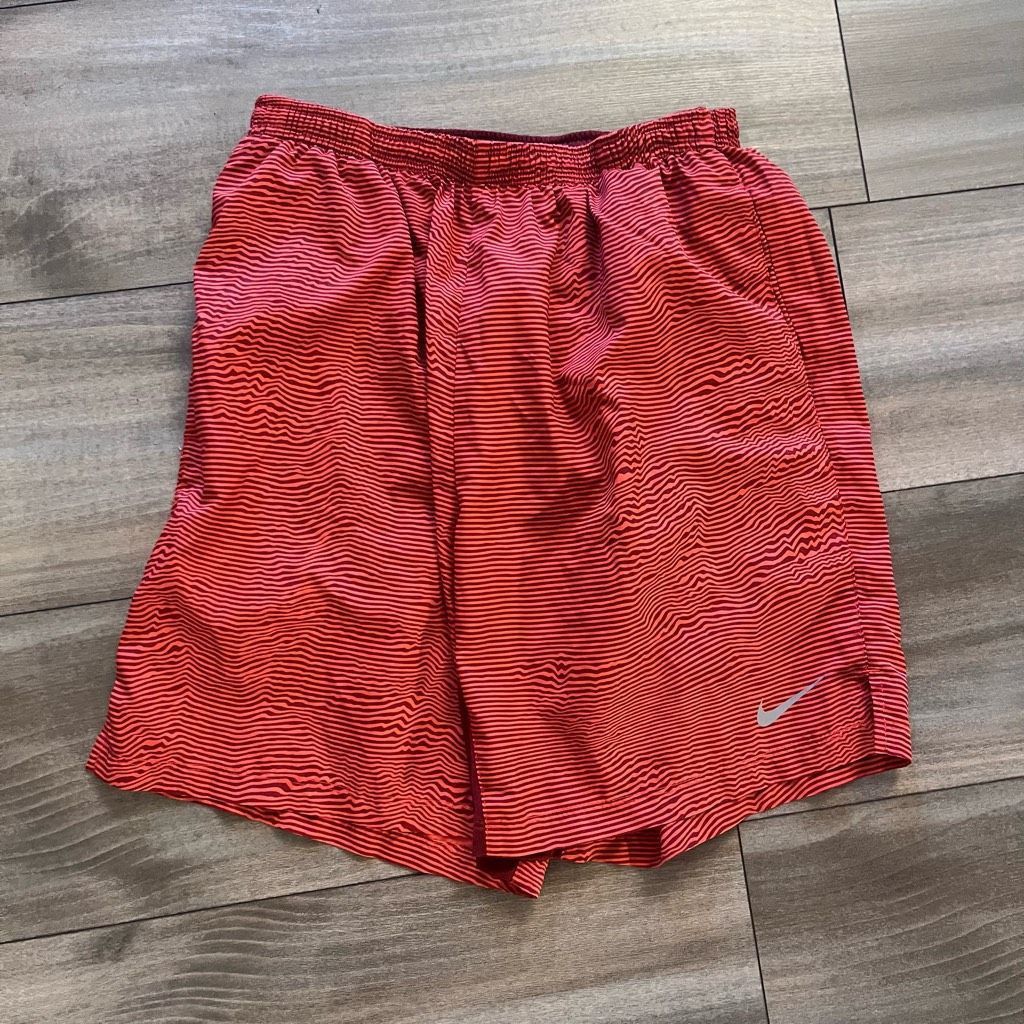 Nike Nike Red Athletic Workout Shorts Men Medium Bin M-56 Size US 32 / EU 48 - 1 Thumbnail