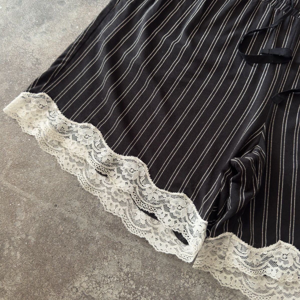 Hysteric Glamour Vive Maria + Vintage Y2K Lace Details Mini Shorts Size 27" / US 4 / IT 40 - 8 Thumbnail
