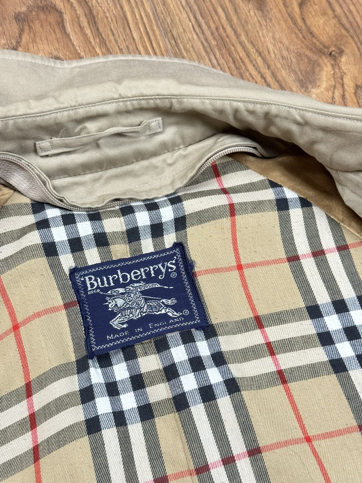 Burberry Vintage trench coat Burberry original luxury streetwear item Size US S / EU 44-46 / 1 - 3 Thumbnail