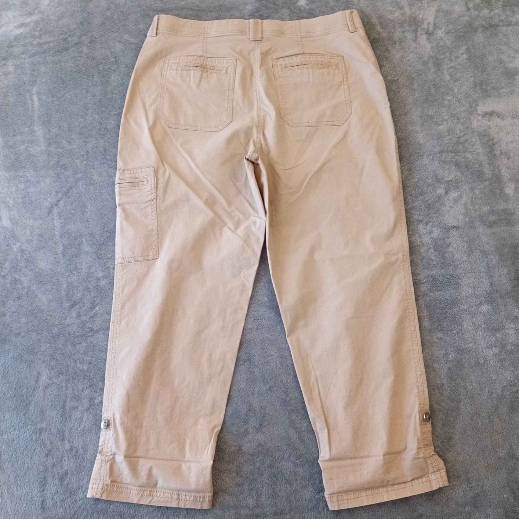Vintage Chico's Cropped Pants Womens Size 8 Beige Roll Tab Leg 33x23 High Rise Size 30" / US 8 / IT 44 - 2 Thumbnail