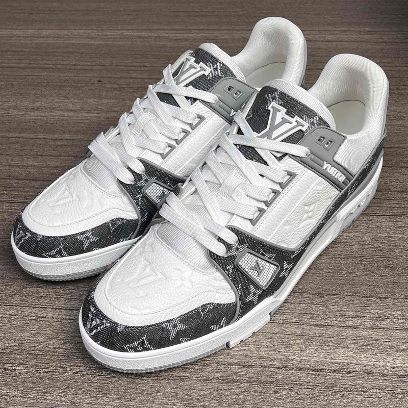 Louis Vuitton Louis Vuitton Trainer Low-Top Sneakers in Gray and White 0079 Size US 11 / EU 44 - 1 Thumbnail