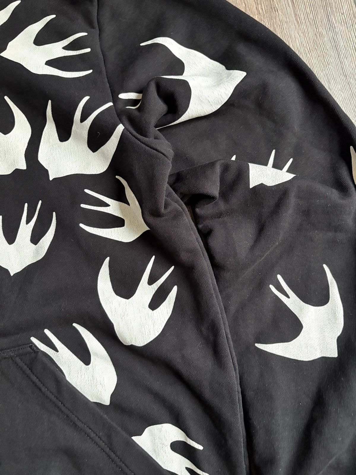 Alexander McQueen Alexander McQueen Swallow Multi Logo Black Designer Hoodie Size US L / EU 52-54 / 3 - 8 Thumbnail