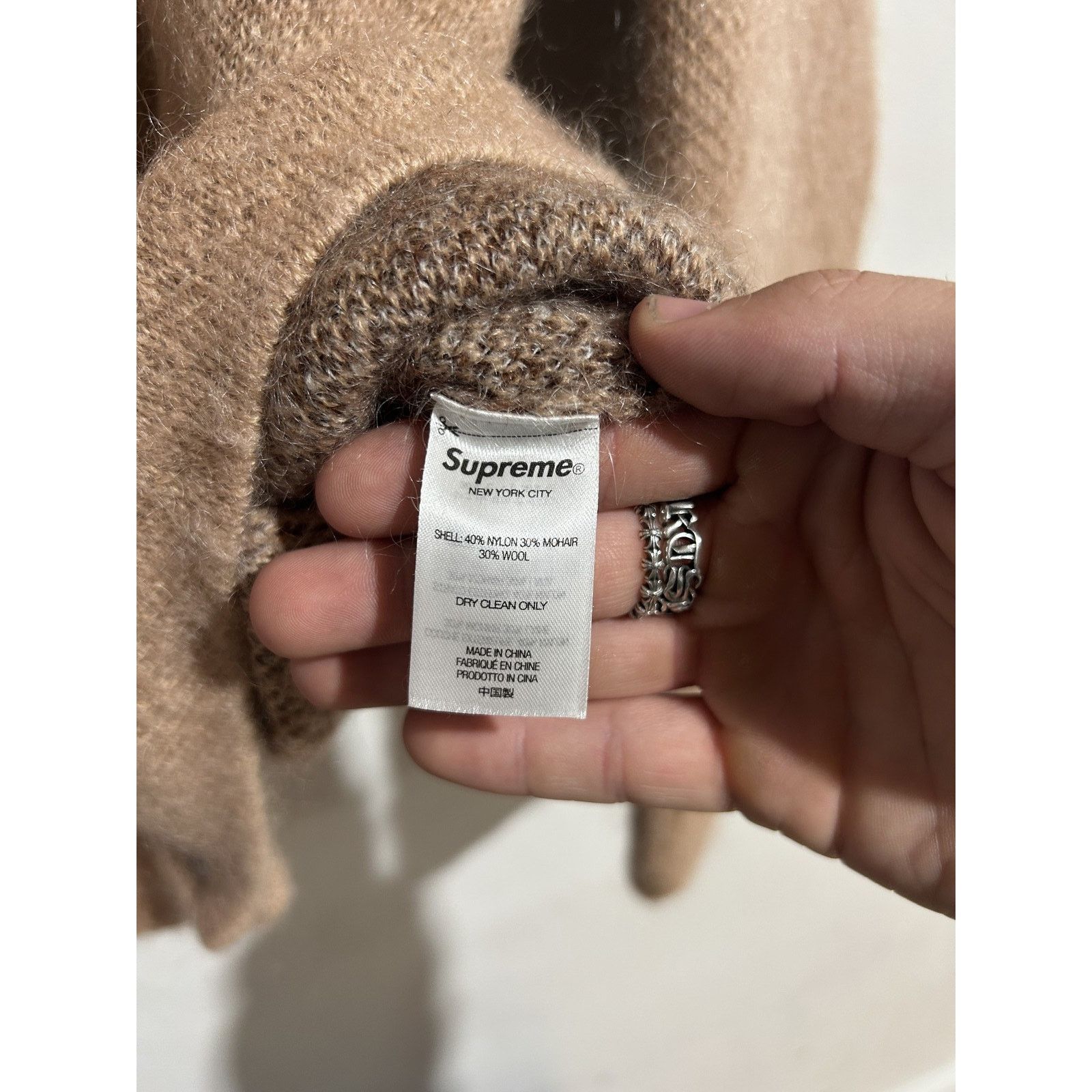 Supreme SUPREME ABSTRACT STRIPE CARDIGAN LIGHT BROWN SIZE MEDIUM Size US M / EU 48-50 / 2 - 3 Thumbnail