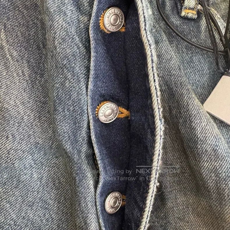 Balenciaga Balenciaga size S Super Distressed Mud Dyed Destroyed Whit Size US 27 - 5 Thumbnail