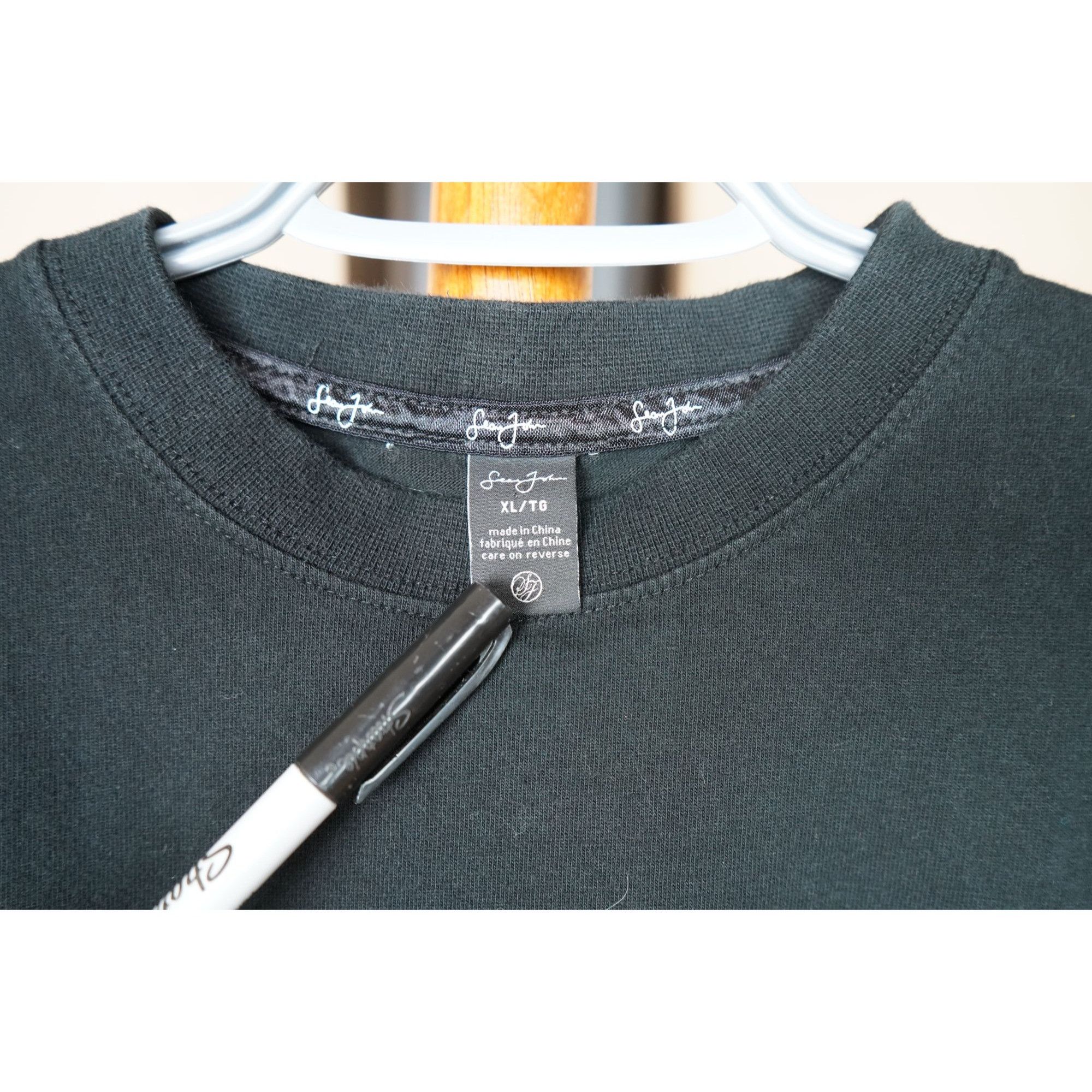 Sean John × Vintage Y2K Sean John Black/Silver Graphic XL #390 Size US XL / EU 56 / 4 - 7 Thumbnail
