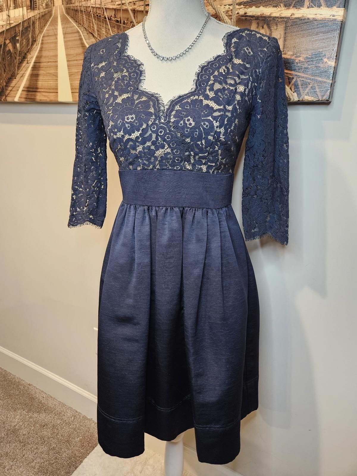 Designer Eliza J Women's Lace Dress - Elegant Navy Blue Party Dress Size XS / US 0-2 / IT 36-38 - 1 Thumbnail
