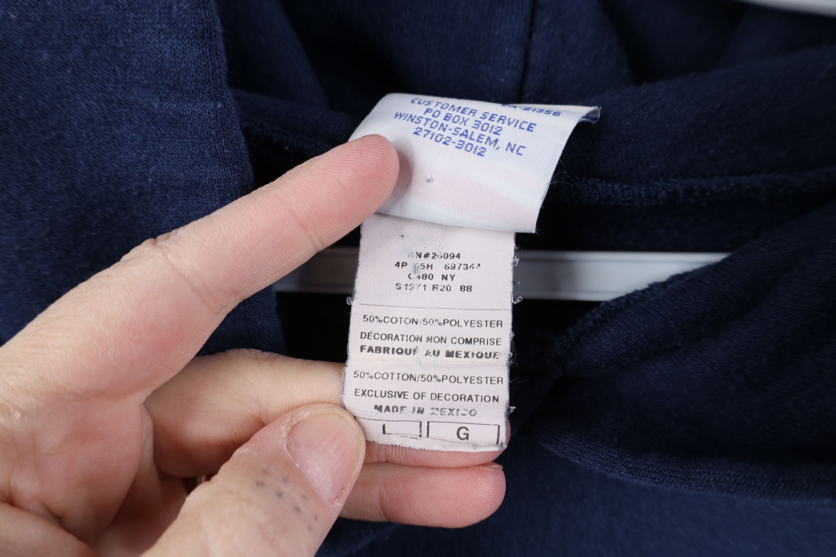 Champion Vintage 90s Champion Spell Out Hoodie Sweatshirt Navy Blue Size US L / EU 52-54 / 3 - 13 Thumbnail