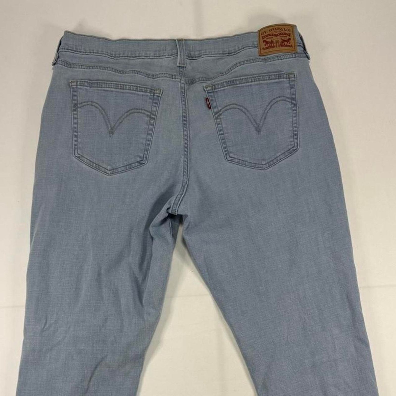 Levi's Levi’s Women’s Boyfriend Jeans In Size 33 Size 33" - 1 Thumbnail