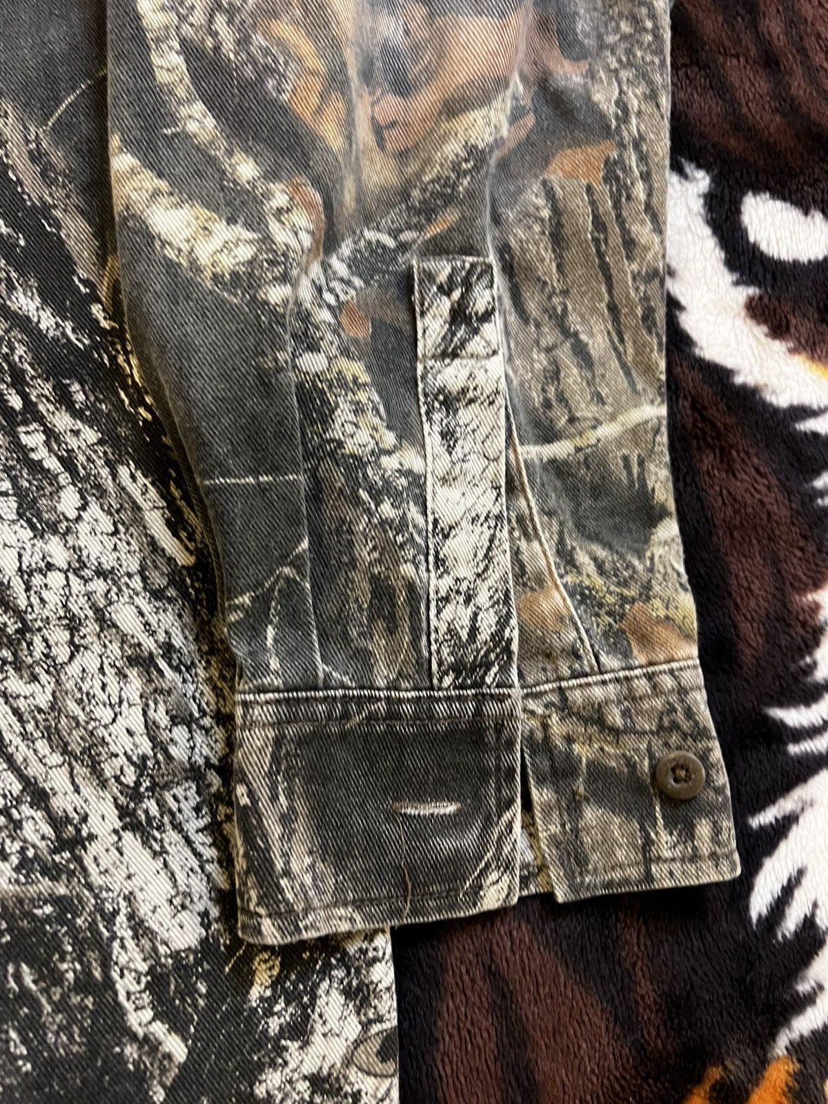 Realtree × Vintage Vintage Camo Fieldstaff Outerwear Buttonup LongSleeve Size US XL / EU 56 / 4 - 8 Thumbnail