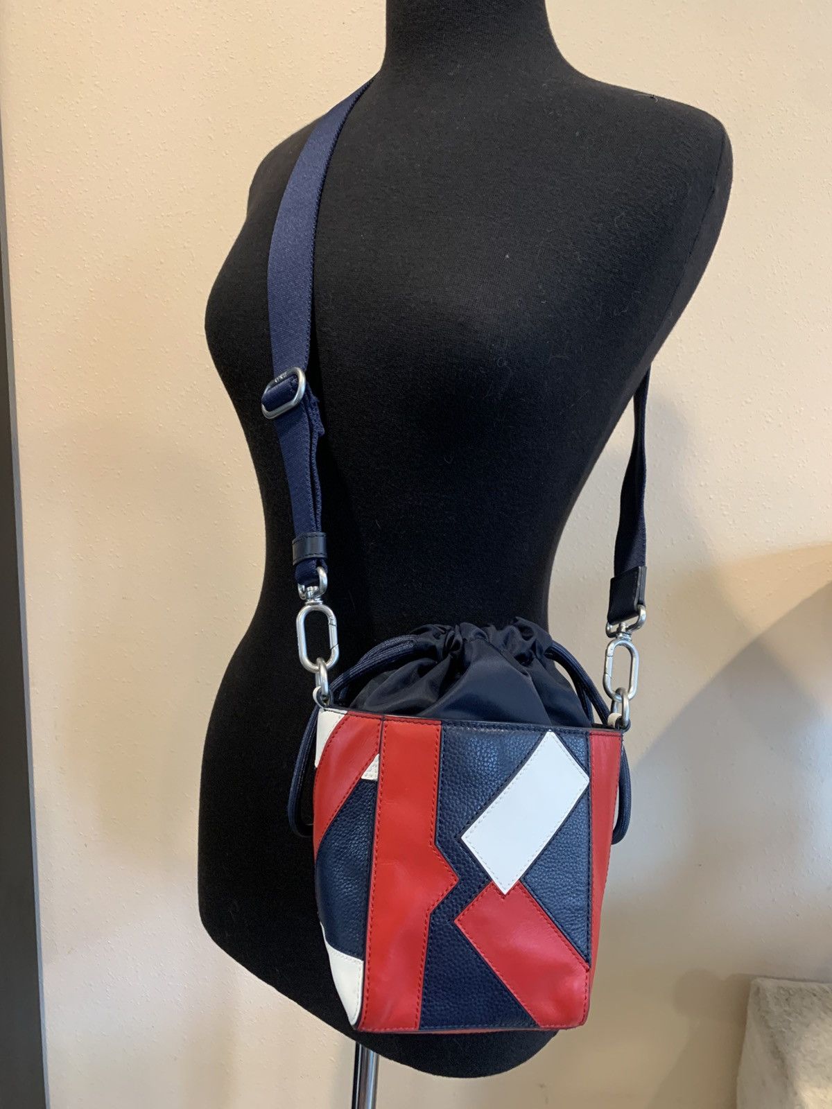 Kenzo Kenzo Kube Small Drawstring Shoulder BagLimited rare LEATHER Size ONE SIZE - 1 Thumbnail