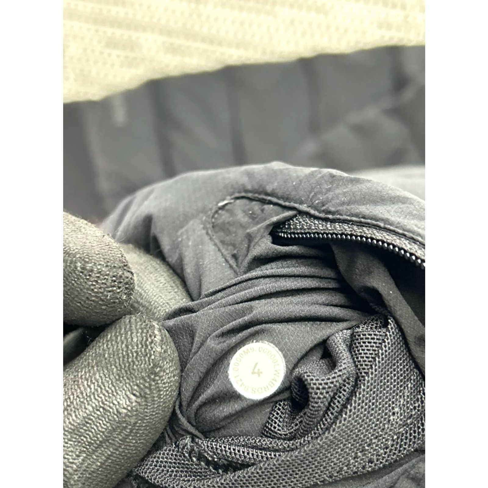 Lululemon Lululemon Down And Around Sweatshirt Womens 4 Black Insulated Pullover Crew Neck Long Sleeve Activewear Gym & Training Updated Size S / US 4 / IT 40 - 4 Thumbnail