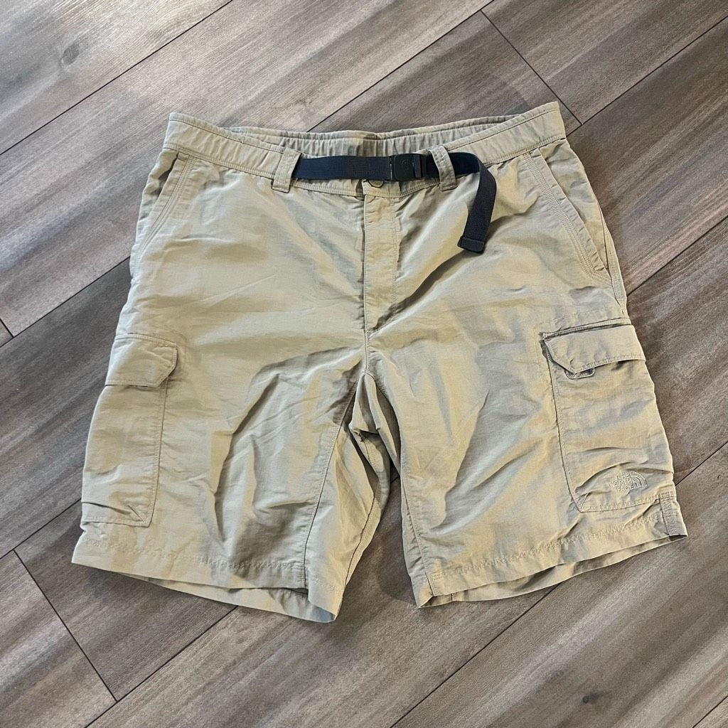 The North Face North Face Khaki Athletic Cargo Shorts Men 38 Size US 38 / EU 54 - 1 Thumbnail