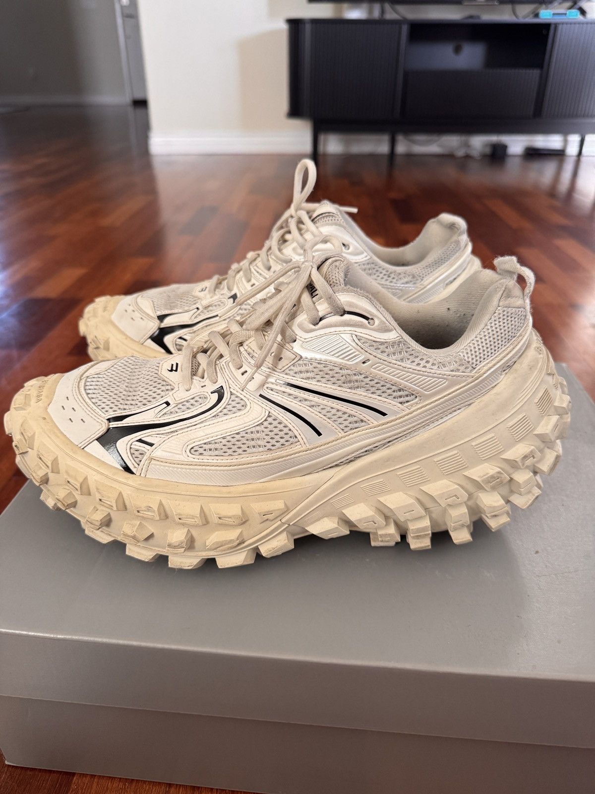 Balenciaga defender / Bouncer Shoes Size 44