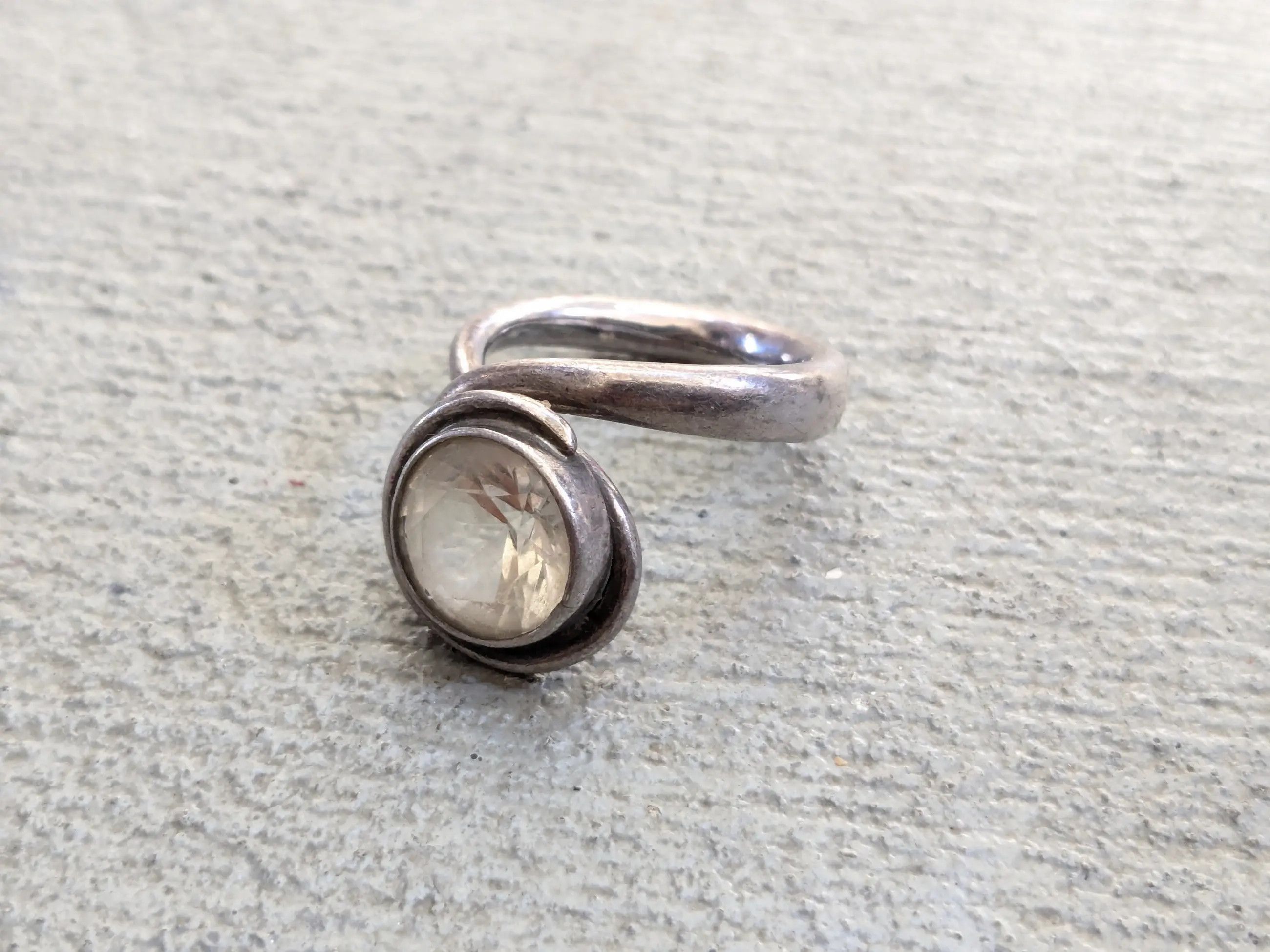 Jewelry Vintage Sterling Silver Ring 11 Glass Round Asymmetrical Size ONE SIZE - 2 Thumbnail