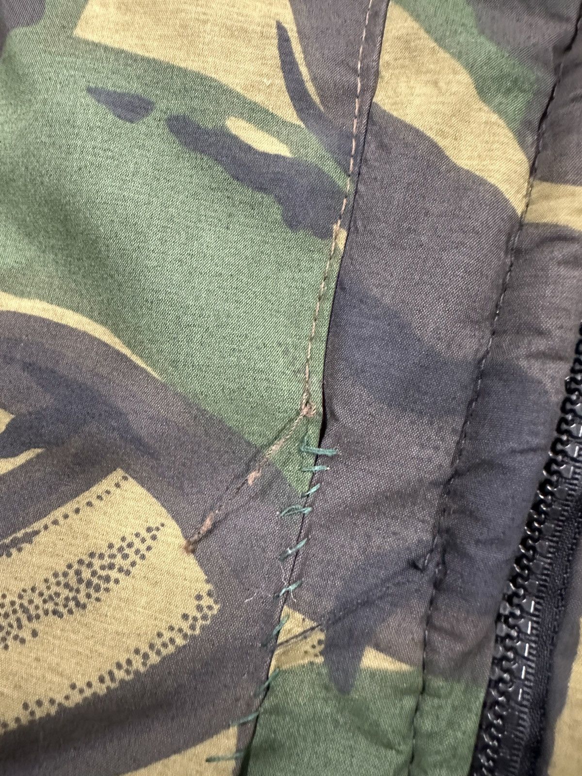 Vintage Vintage 80s Army Military Camouflage Bomber Jacket USA Size US S / EU 44-46 / 1 - 8 Thumbnail