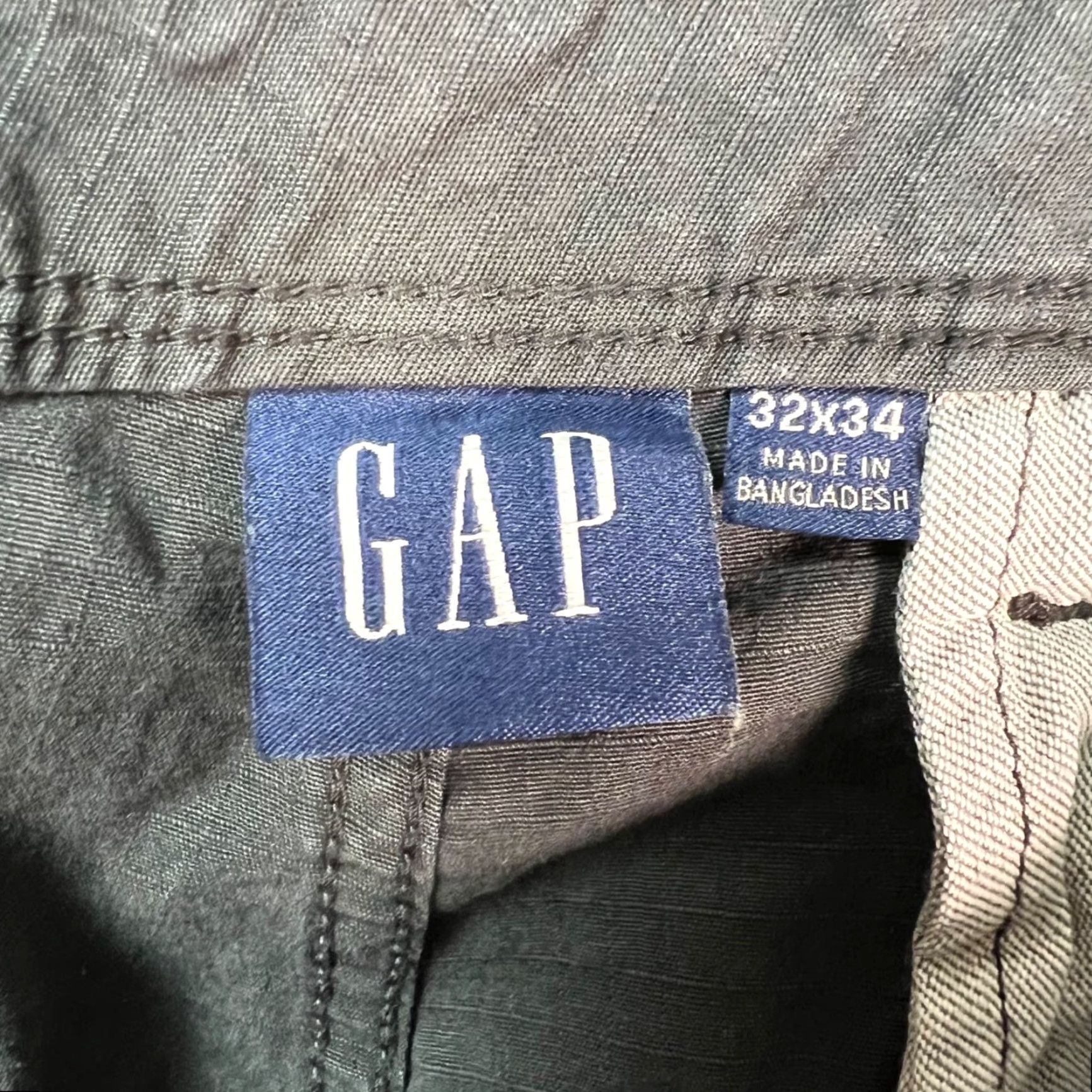 Gap Gap Mens Cargo Slim Fit Pants 32 x 34 Black Cotton Blend Slim Straight Front Cargo Pocket Black 1969 Gap 32x34 Mens Pants Size US 32 / EU 48 - 3 Thumbnail