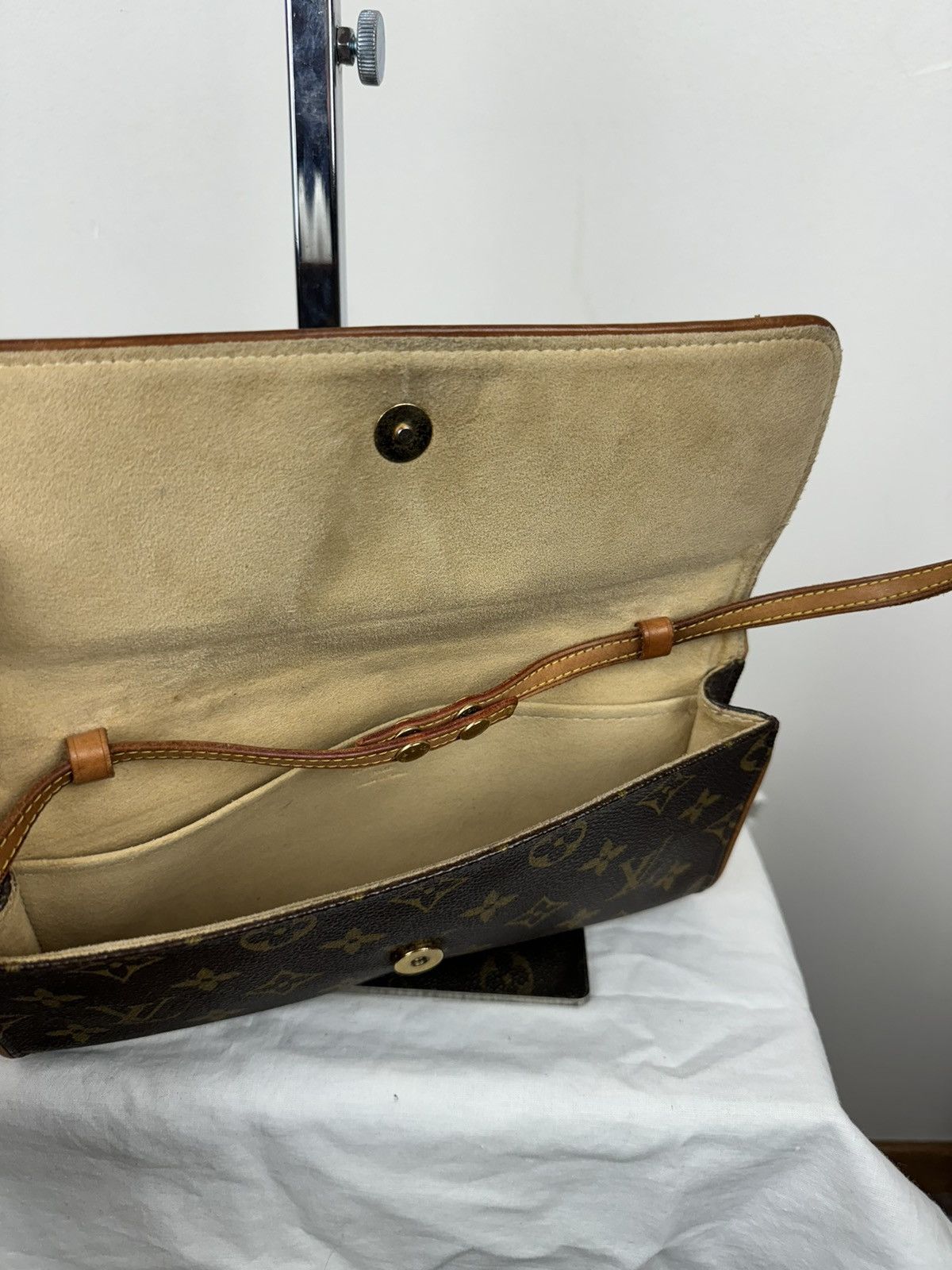 Louis Vuitton Vintage leather bag Louis Vuitton Pochette Twin original Size ONE SIZE - 6 Thumbnail