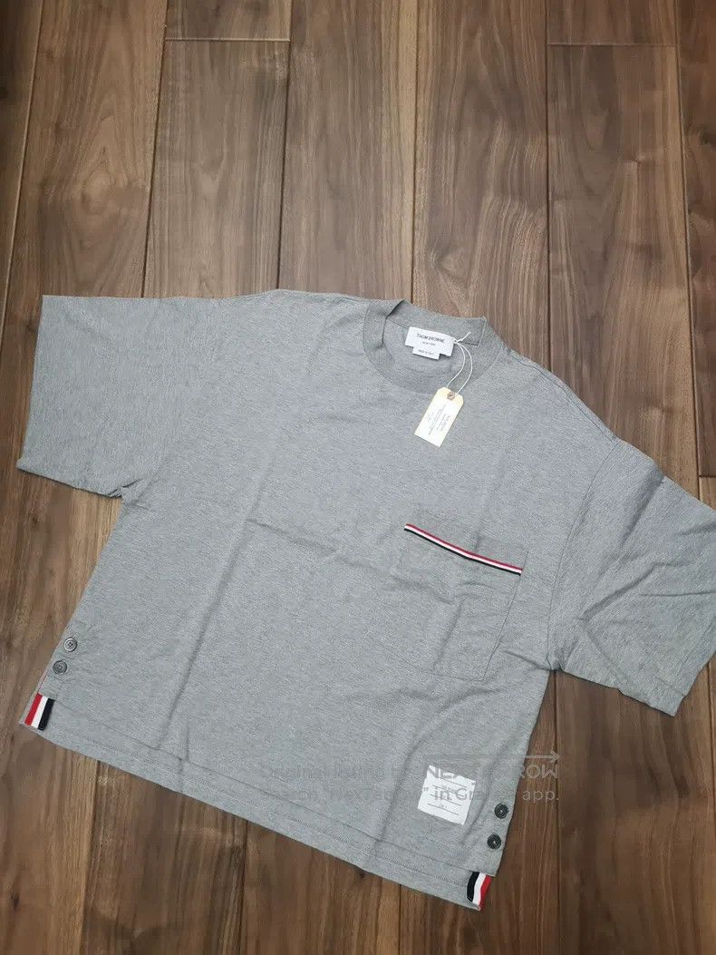 Thom Browne Thom Browne Classic loose-fit batwing short-sleeve T-shirt Size US XS / EU 42 / 0 - 4 Thumbnail