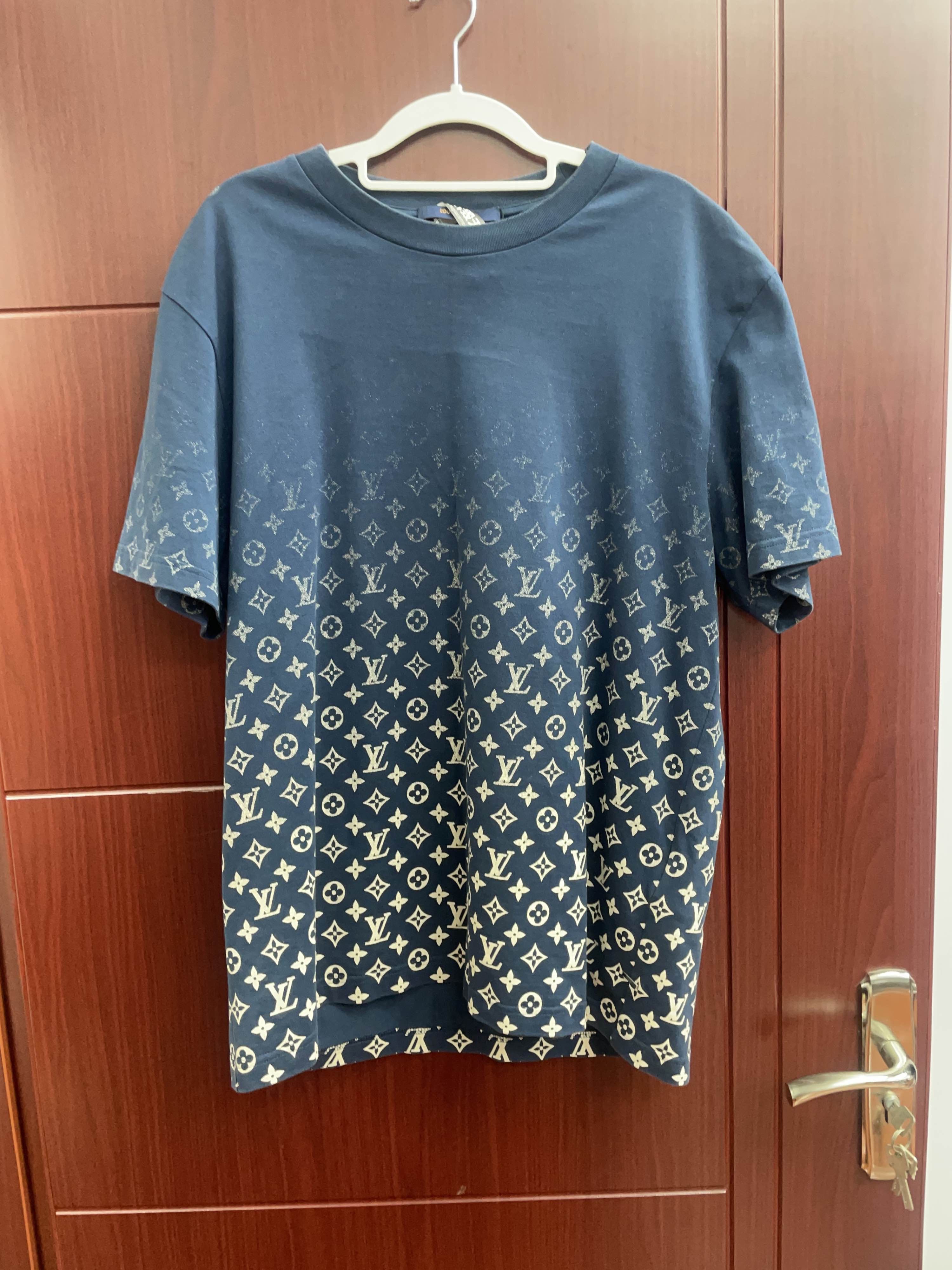 Louis Vuitton Louis Vuitton Monogram Gradient T-Shirt Size XL Size US XL / EU 56 / 4 - 1 Thumbnail