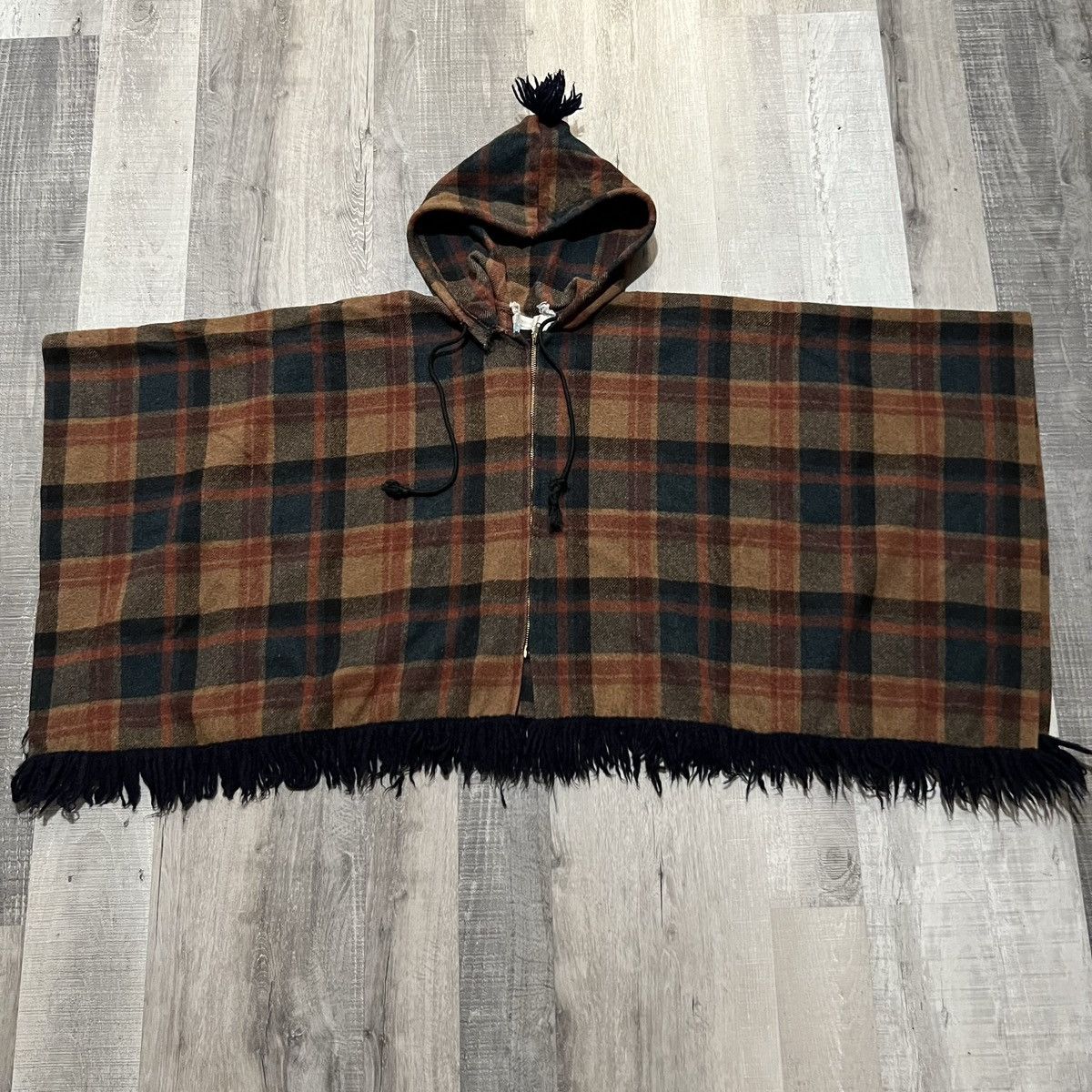 Vintage VTG Carol Brent 1960s Orange Plaid Wool Fringe Boho Poncho Size XL / US 12-14 / IT 48-50 - 2 Thumbnail